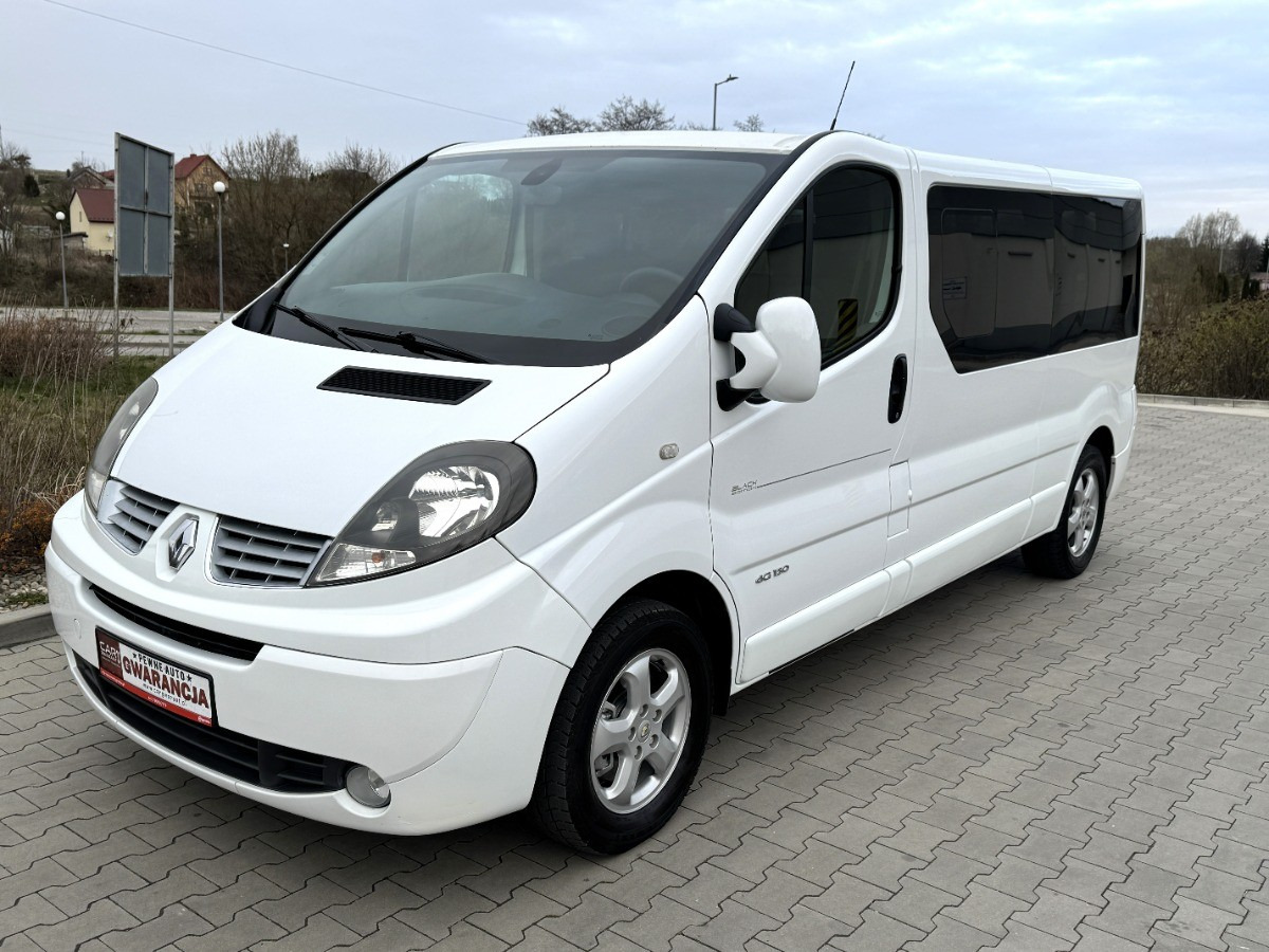 Renault Trafic L2 Long 2.5 150KM Black Edition 9 osobowy TOUR Nawiewy tylne - Микроавтобус, Пассажирский фургон: фото 1 Renault Trafic L2 Long 2.5 150KM Black Edition 9 osobowy TOUR Nawiewy tylne - Микроавтобус, Пассажирский фургон: фото 1