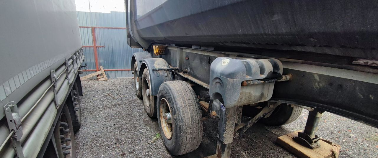 Grunwald 9453-0000010-50 - Самосвальный полуприцеп: фото 3 Grunwald 9453-0000010-50 - Самосвальный полуприцеп: фото 3