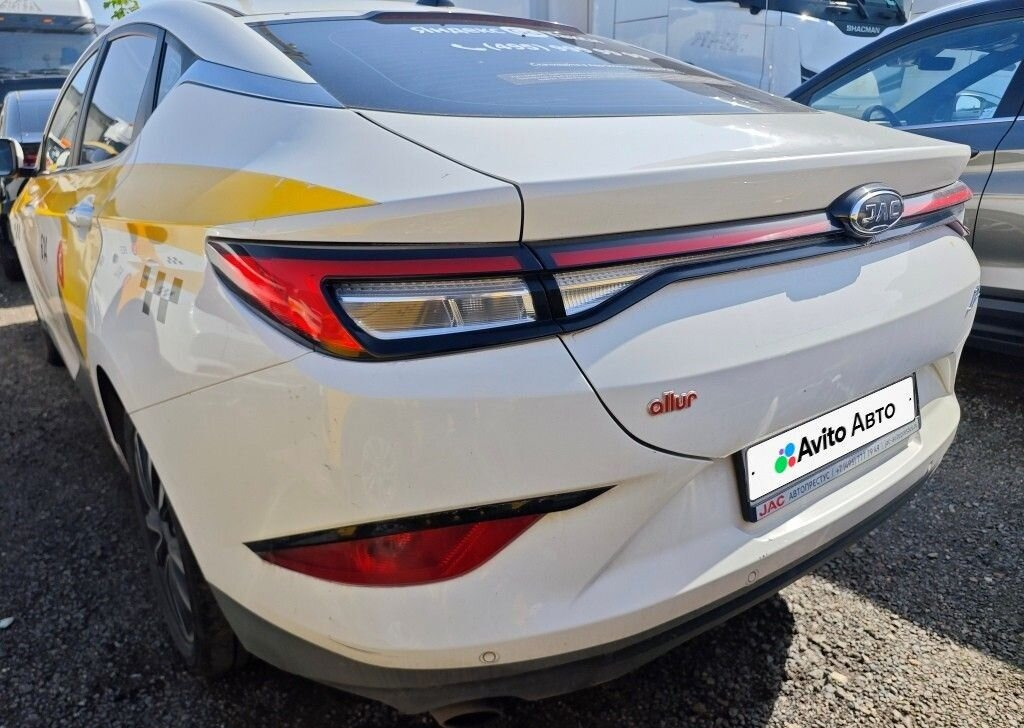 JAC J7 1.5 CVT, 2023, 181 000 км - Легковой автомобиль: фото 4 JAC J7 1.5 CVT, 2023, 181 000 км - Легковой автомобиль: фото 4