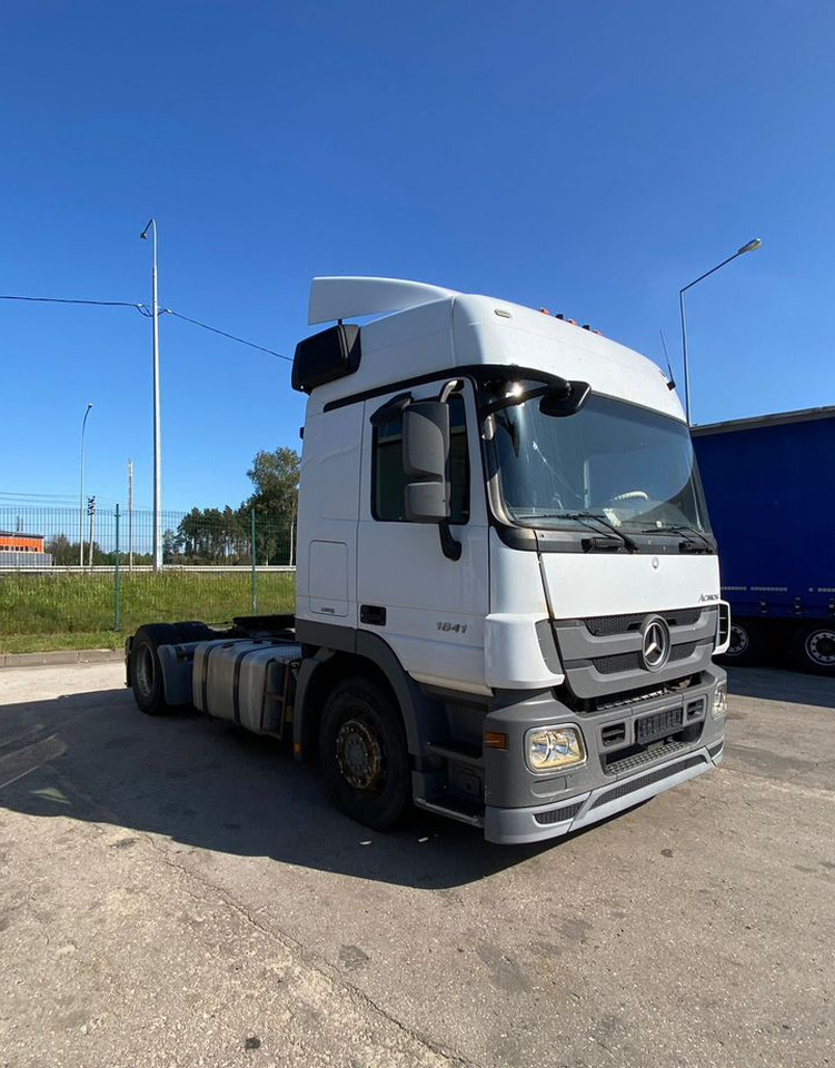 Mercedes-Benz Actros - Тягач: фото 1 Mercedes-Benz Actros - Тягач: фото 1