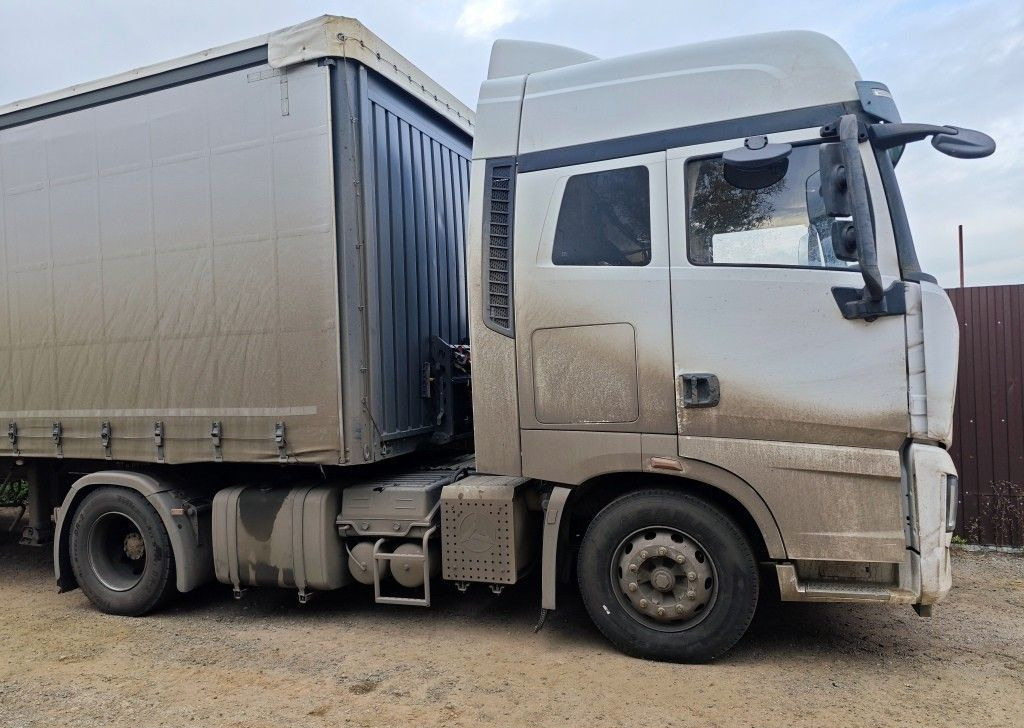 SANY HQC240DE - Тягач: фото 3 SANY HQC240DE - Тягач: фото 3