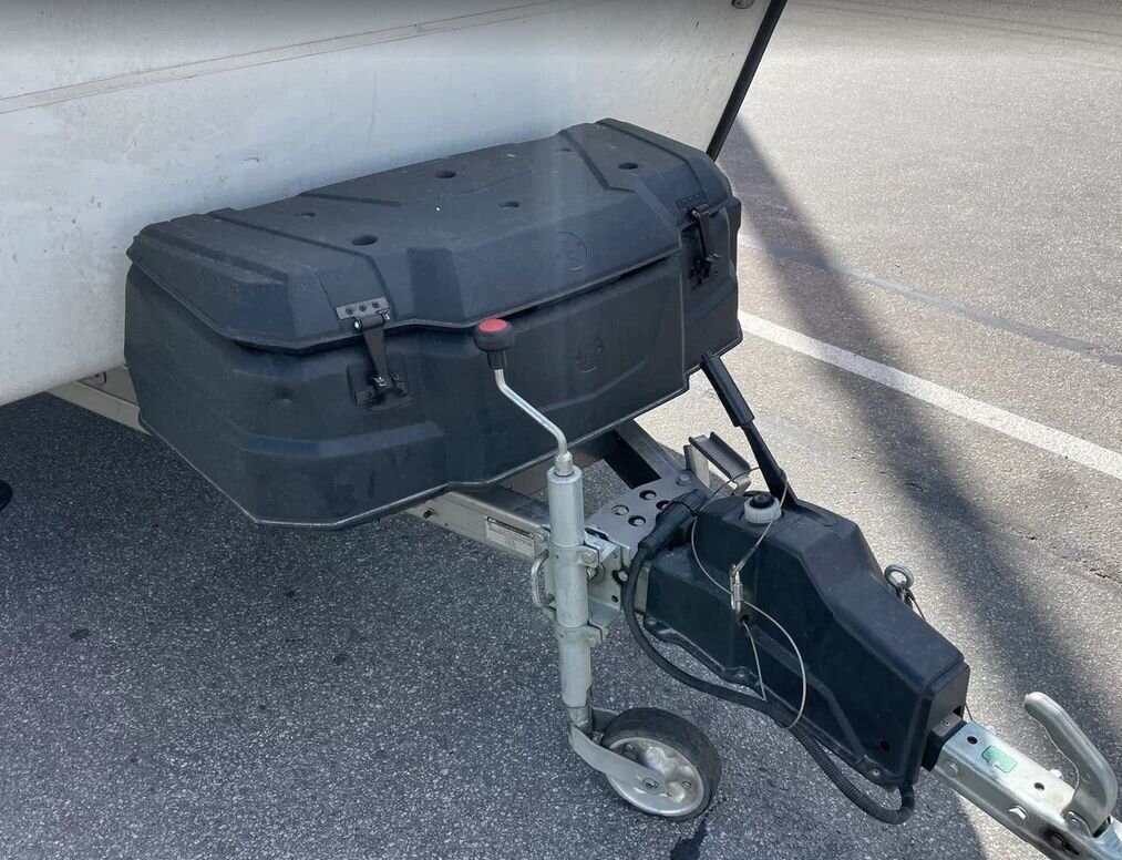 Автокемпер Лиса 3400 - Прицеп-дача (кемпер): фото 5 Автокемпер Лиса 3400 - Прицеп-дача (кемпер): фото 5