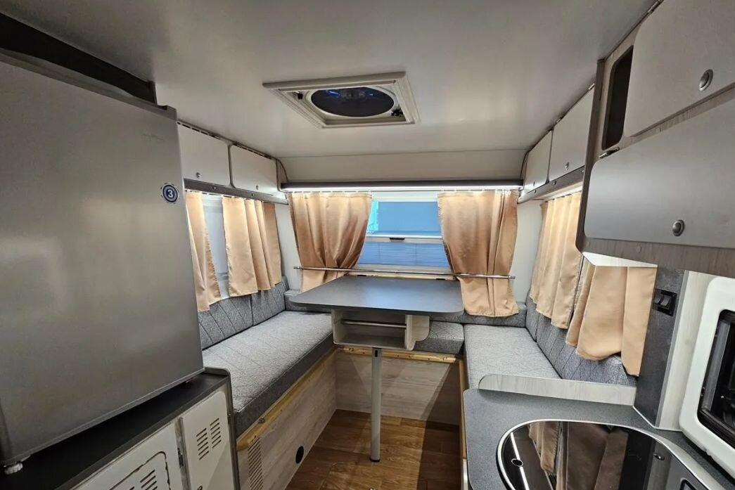 Автокемпер Лиса 3400 - Прицеп-дача (кемпер): фото 3 Автокемпер Лиса 3400 - Прицеп-дача (кемпер): фото 3