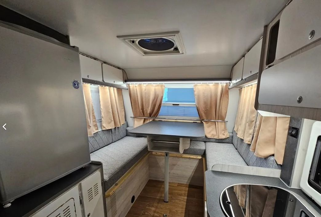 Автокемпер Лиса 3400 - Прицеп-дача (кемпер): фото 4 Автокемпер Лиса 3400 - Прицеп-дача (кемпер): фото 4