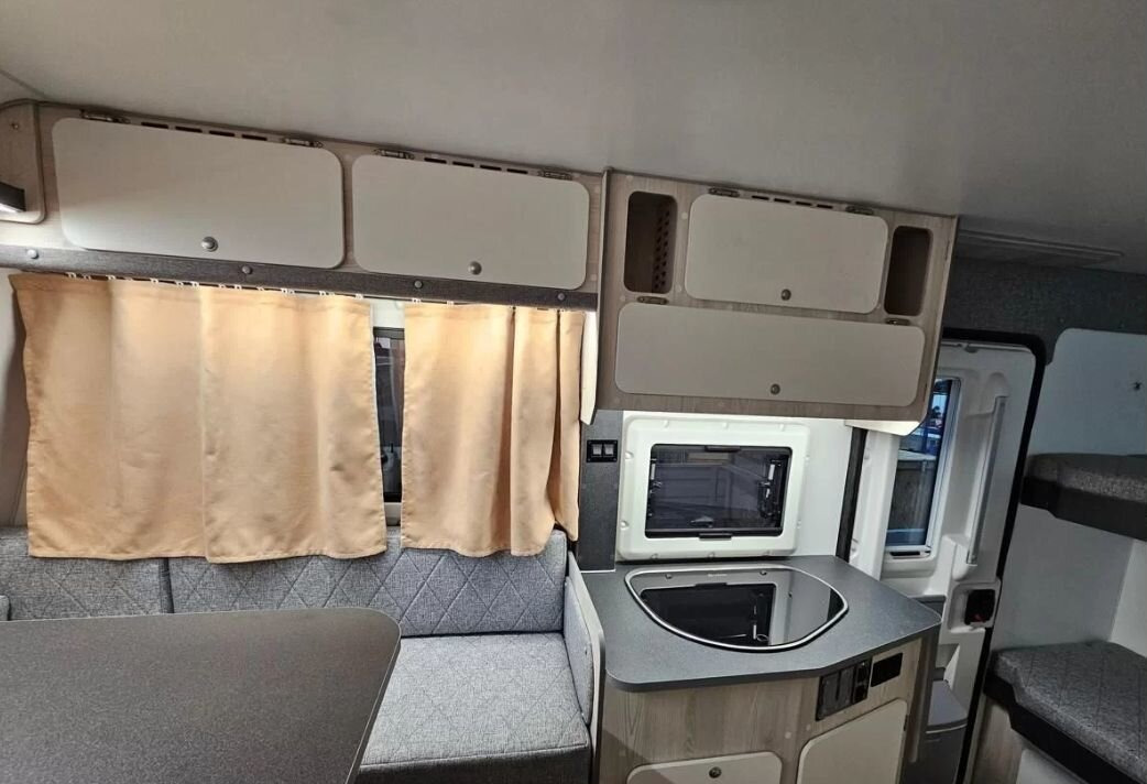 Автокемпер Лиса 3400 - Прицеп-дача (кемпер): фото 5 Автокемпер Лиса 3400 - Прицеп-дача (кемпер): фото 5