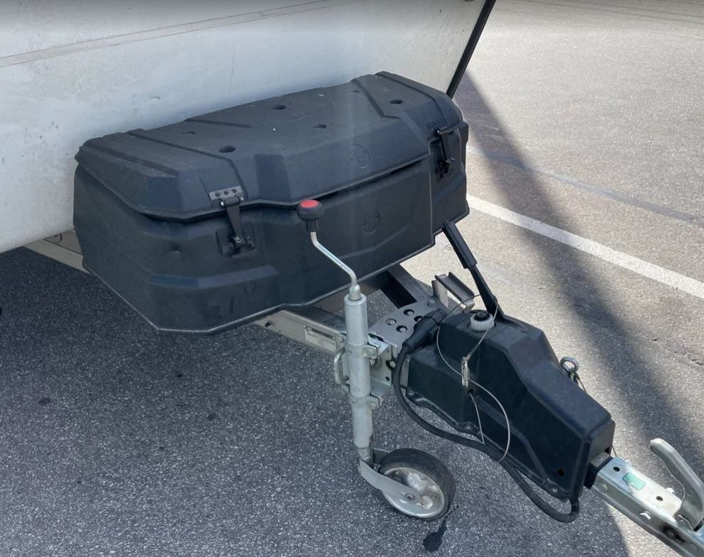 Автокемпер Лиса 3400 - Прицеп-дача (кемпер): фото 5 Автокемпер Лиса 3400 - Прицеп-дача (кемпер): фото 5