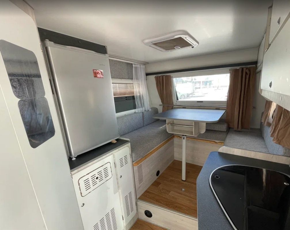 Автокемпер Лиса 3400 - Прицеп-дача (кемпер): фото 5 Автокемпер Лиса 3400 - Прицеп-дача (кемпер): фото 5
