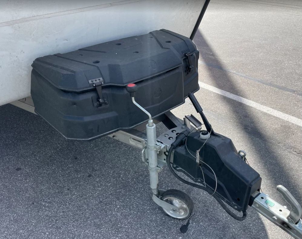 Автокемпер Лиса 3400 - Прицеп-дача (кемпер): фото 5 Автокемпер Лиса 3400 - Прицеп-дача (кемпер): фото 5