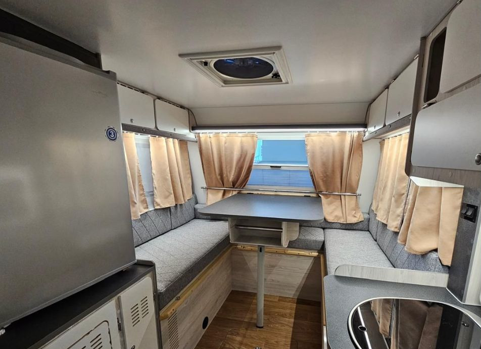 Автокемпер Лиса 3400 - Прицеп-дача (кемпер): фото 5 Автокемпер Лиса 3400 - Прицеп-дача (кемпер): фото 5