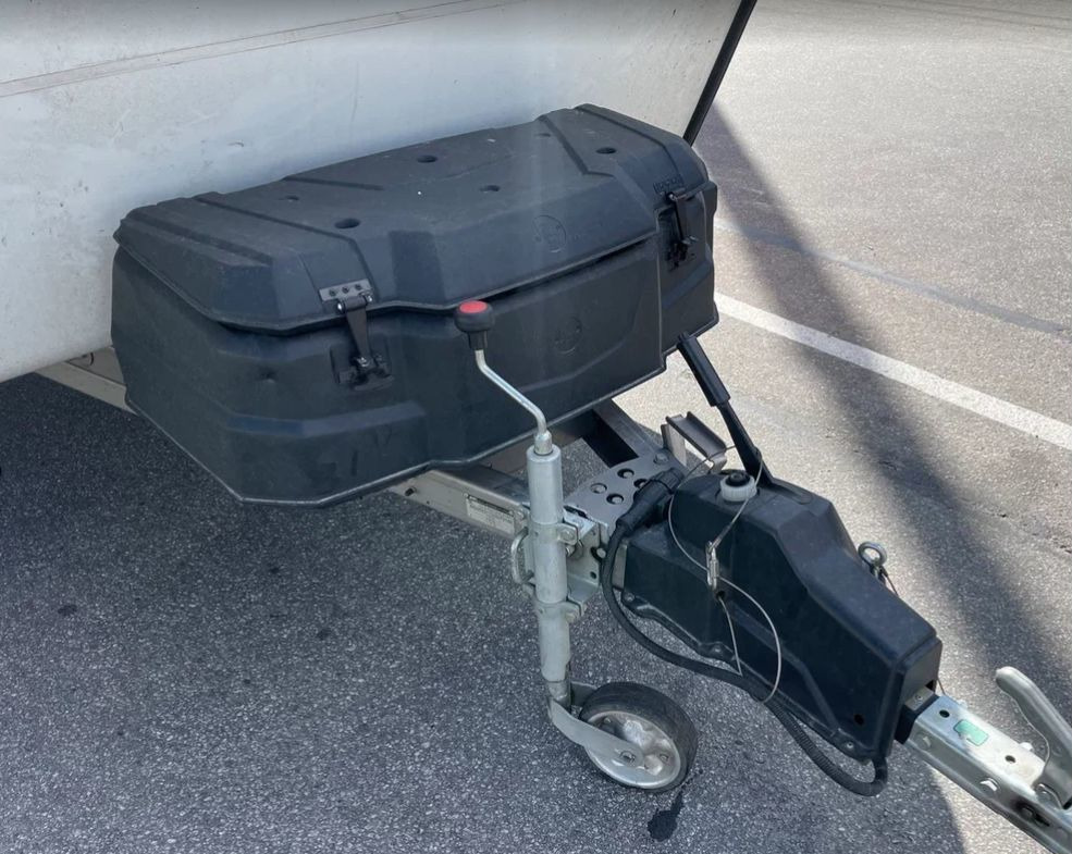 Автокемпер Лиса 3400 - Прицеп-дача (кемпер): фото 5 Автокемпер Лиса 3400 - Прицеп-дача (кемпер): фото 5