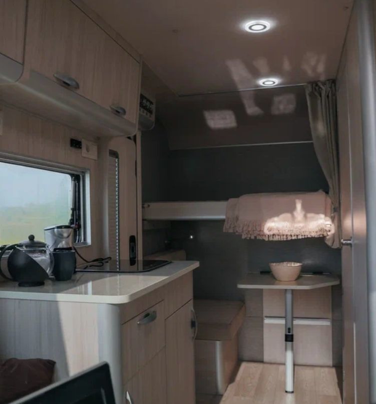 Прицеп-дача (кемпер) Чайка Вагон-дом: фото 9