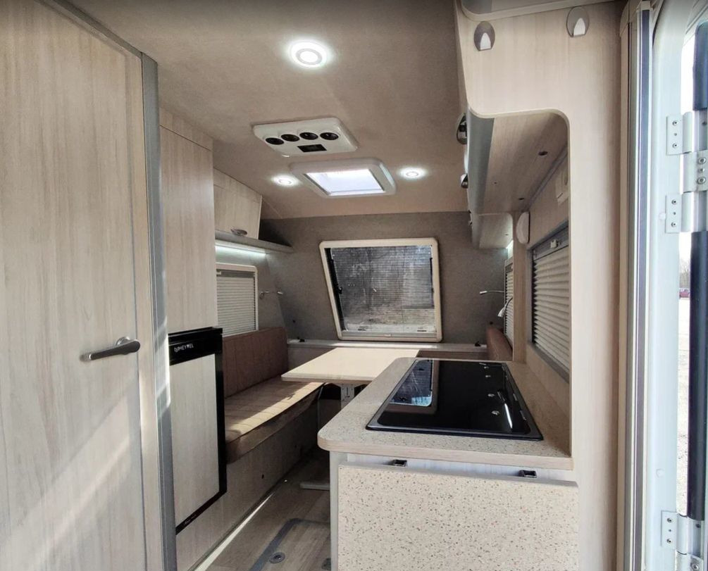 Прицеп-дача (кемпер) Чайка Вагон-дом: фото 6