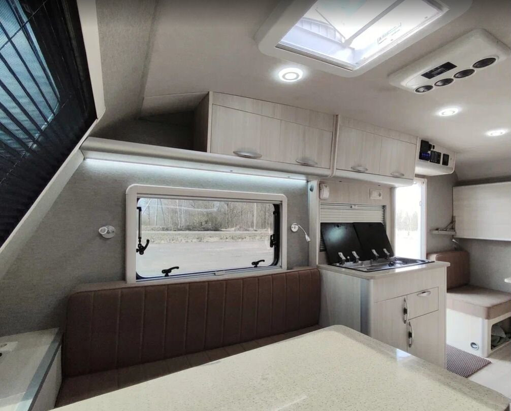 Прицеп-дача (кемпер) Чайка Вагон-дом: фото 9