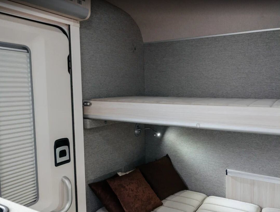 Прицеп-дача (кемпер) Чайка Вагон-дом: фото 14