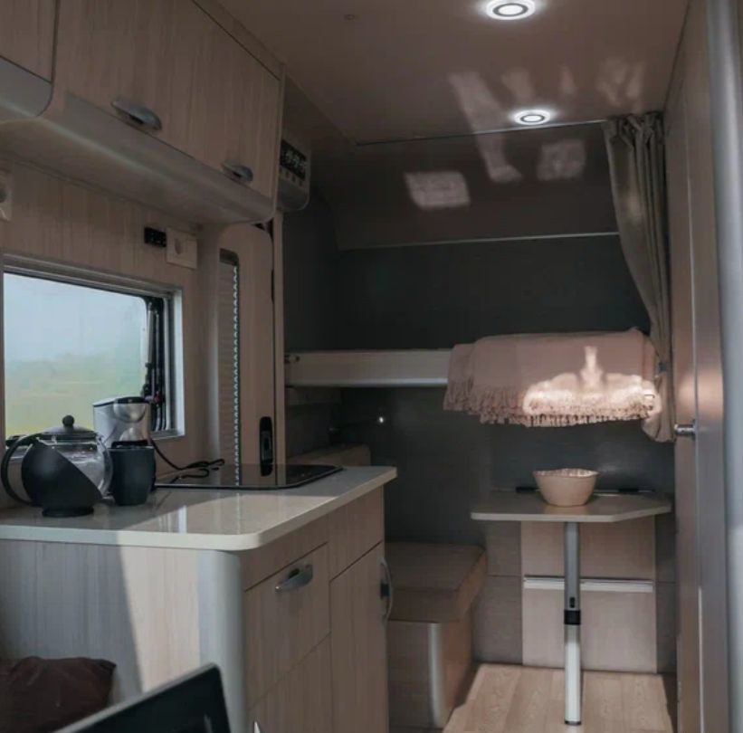 Прицеп-дача (кемпер) Чайка Вагон-дом: фото 10