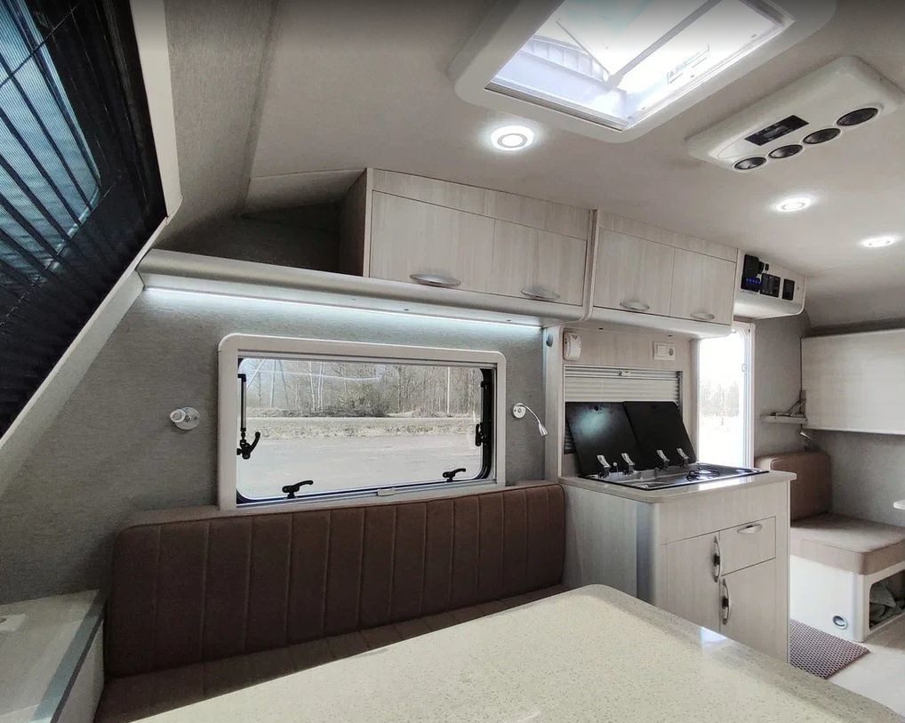 Прицеп дача Чайка Вагон-дом: фото 6