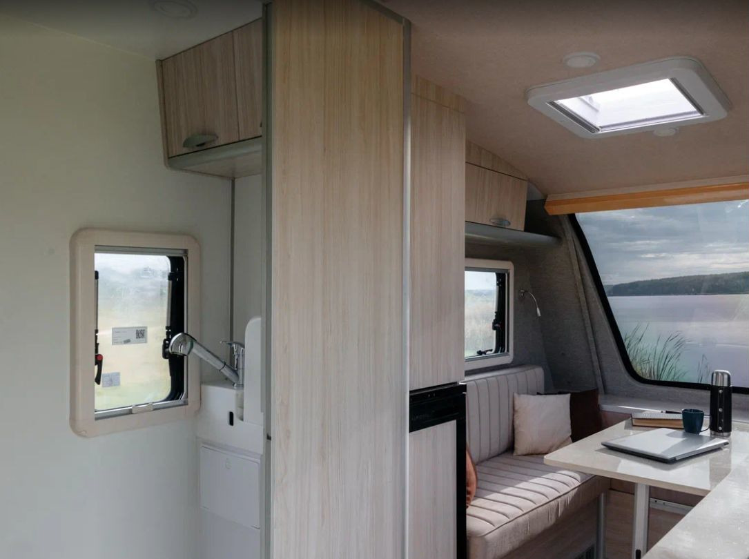 Прицеп-дача (кемпер) Чайка Вагон-дом: фото 10