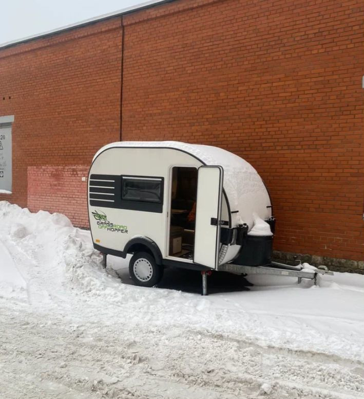 Grasshopper 290 ТМ - Прицеп-дача (кемпер): фото 1 Grasshopper 290 ТМ - Прицеп-дача (кемпер): фото 1