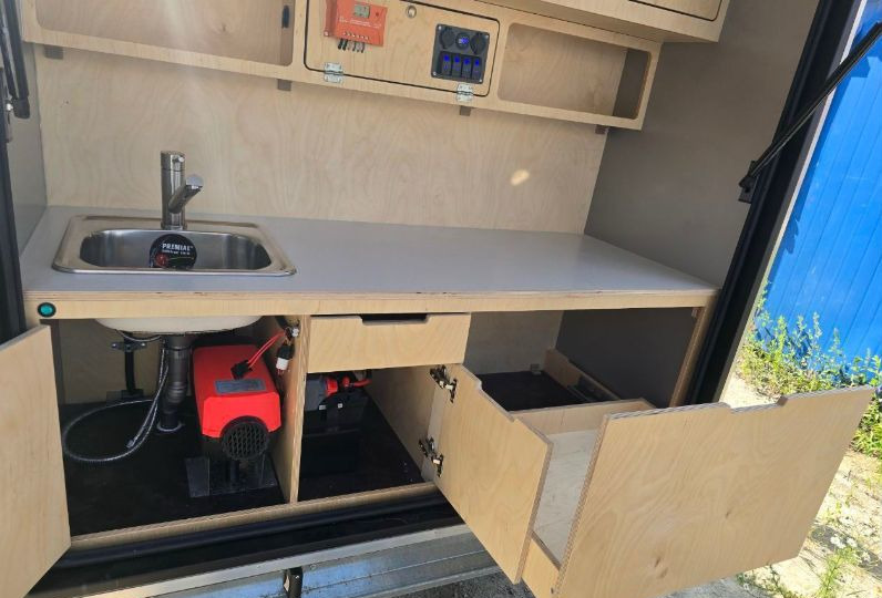 Кемпер-Мечта Мечта-1 - Прицеп дача: фото 4 Кемпер-Мечта Мечта-1 - Прицеп дача: фото 4