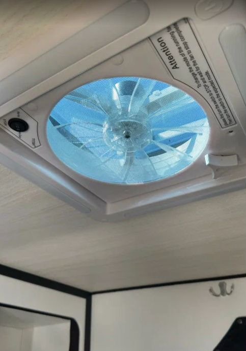 Прицеп-дача (кемпер) Велес Гранд Туризмо: фото 10 Прицеп-дача (кемпер) Велес Гранд Туризмо: фото 10