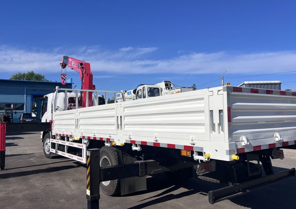 Isuzu Elf (N-series) - Грузовик бортовой/ Платформа, Автоманипулятор: фото 4 Isuzu Elf (N-series) - Грузовик бортовой/ Платформа, Автоманипулятор: фото 4