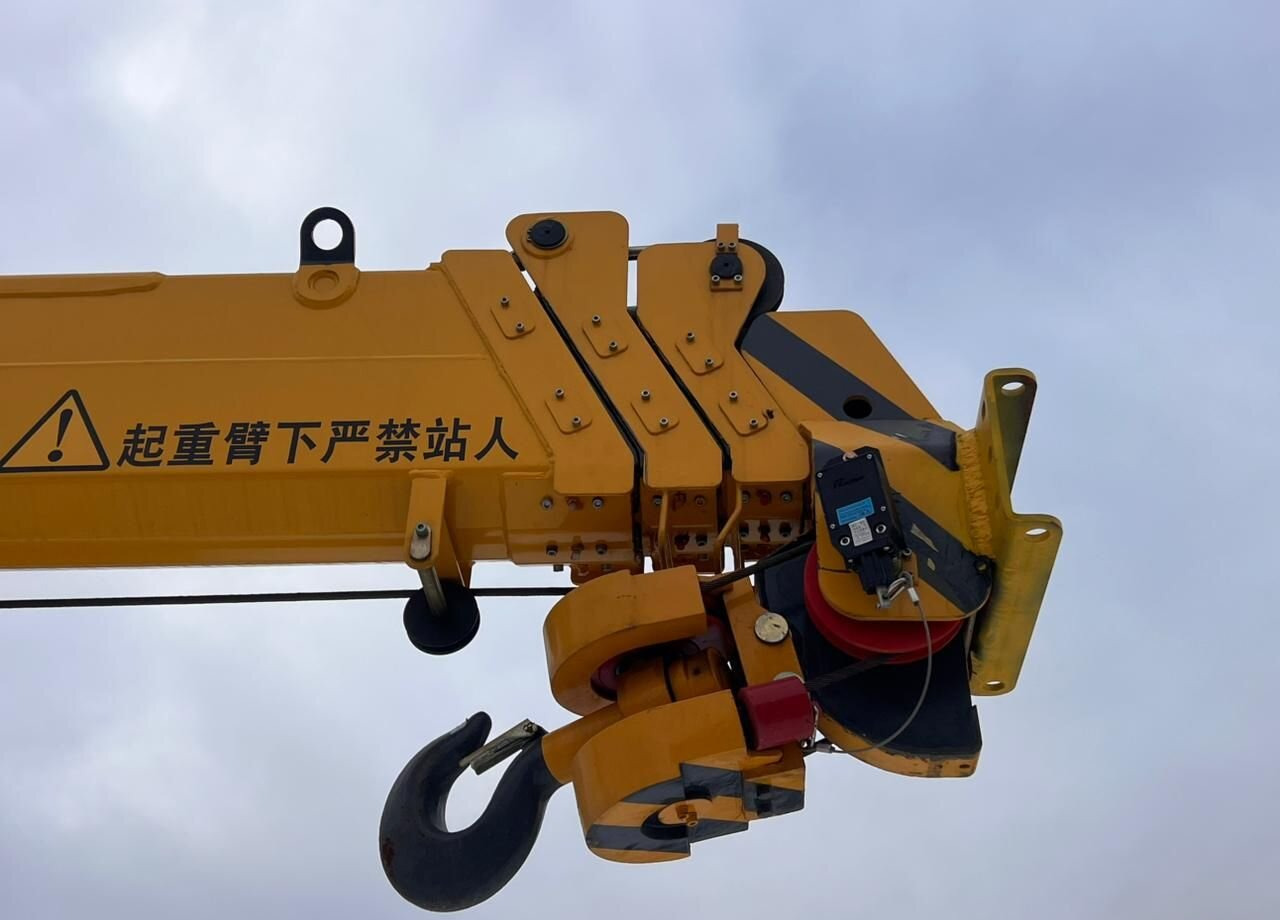 Новый Грузовик бортовой/ Платформа, Автоманипулятор Isuzu Elf (N-series): фото 10 Новый Грузовик бортовой/ Платформа, Автоманипулятор Isuzu Elf (N-series): фото 10