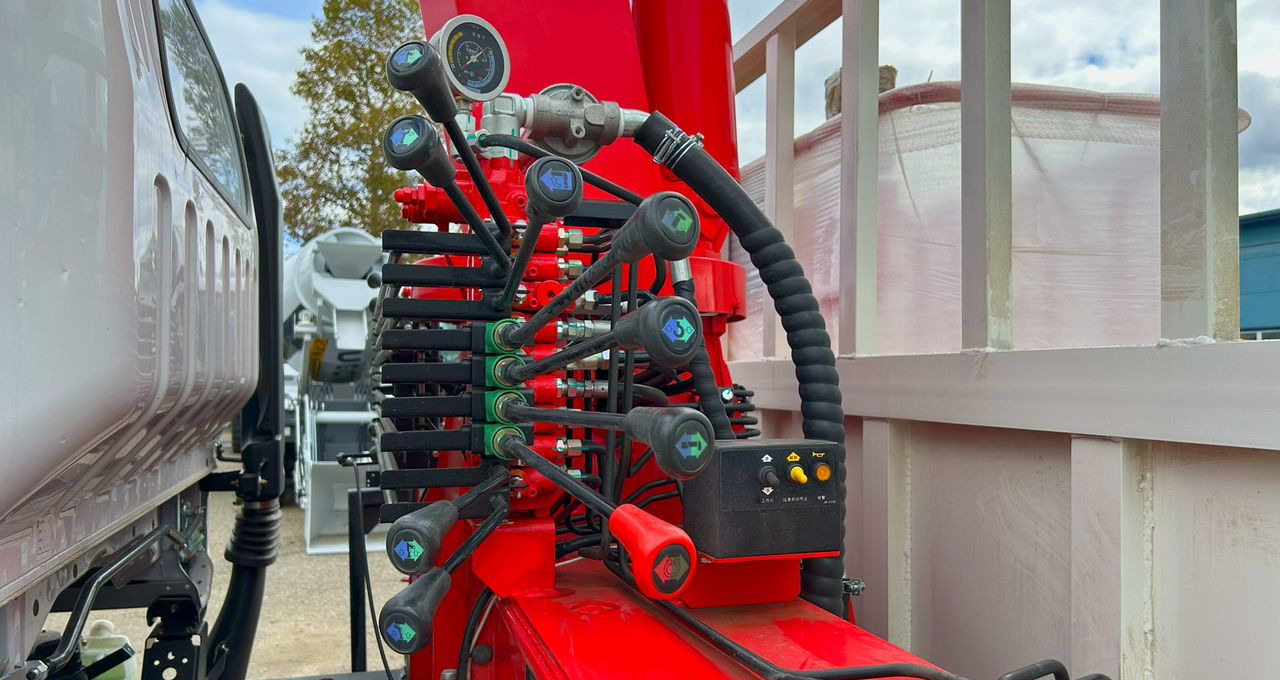 Новый Грузовик бортовой/ Платформа, Автоманипулятор Isuzu Elf (N-series): фото 9 Новый Грузовик бортовой/ Платформа, Автоманипулятор Isuzu Elf (N-series): фото 9