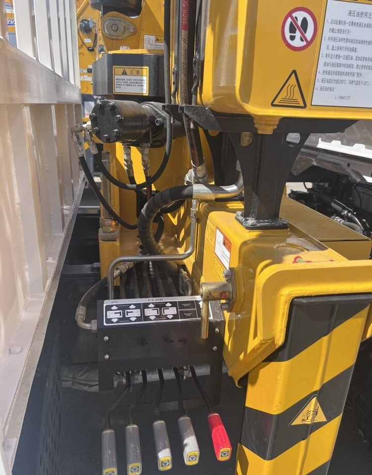 Новый Грузовик бортовой/ Платформа, Автоманипулятор Isuzu Elf (N-series): фото 11 Новый Грузовик бортовой/ Платформа, Автоманипулятор Isuzu Elf (N-series): фото 11