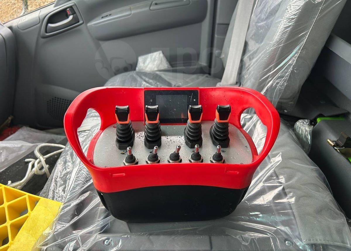 Новый Грузовик с подъемником Isuzu Elf: фото 16 Новый Грузовик с подъемником Isuzu Elf: фото 16