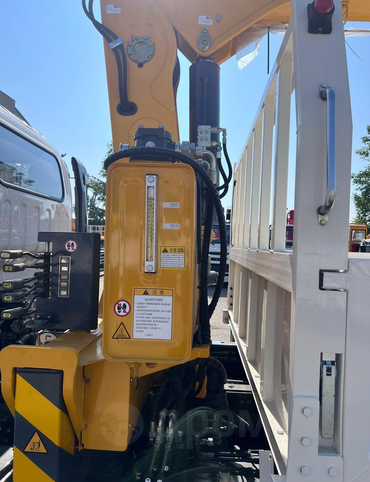 Новый Грузовик бортовой/ Платформа, Автоманипулятор Isuzu Elf: фото 18 Новый Грузовик бортовой/ Платформа, Автоманипулятор Isuzu Elf: фото 18