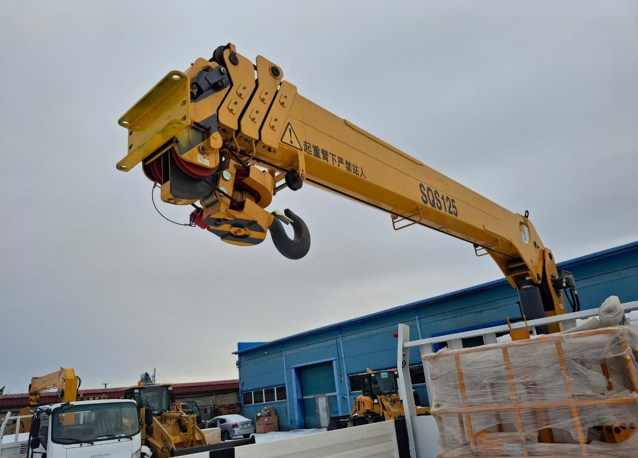 Новый Грузовик бортовой/ Платформа, Автоманипулятор Isuzu Elf: фото 6 Новый Грузовик бортовой/ Платформа, Автоманипулятор Isuzu Elf: фото 6