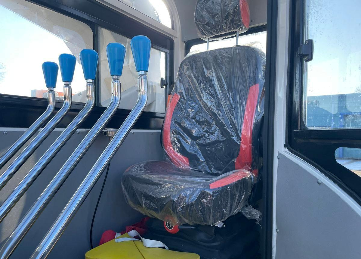 Новый Мобильный кран Isuzu Elf: фото 8