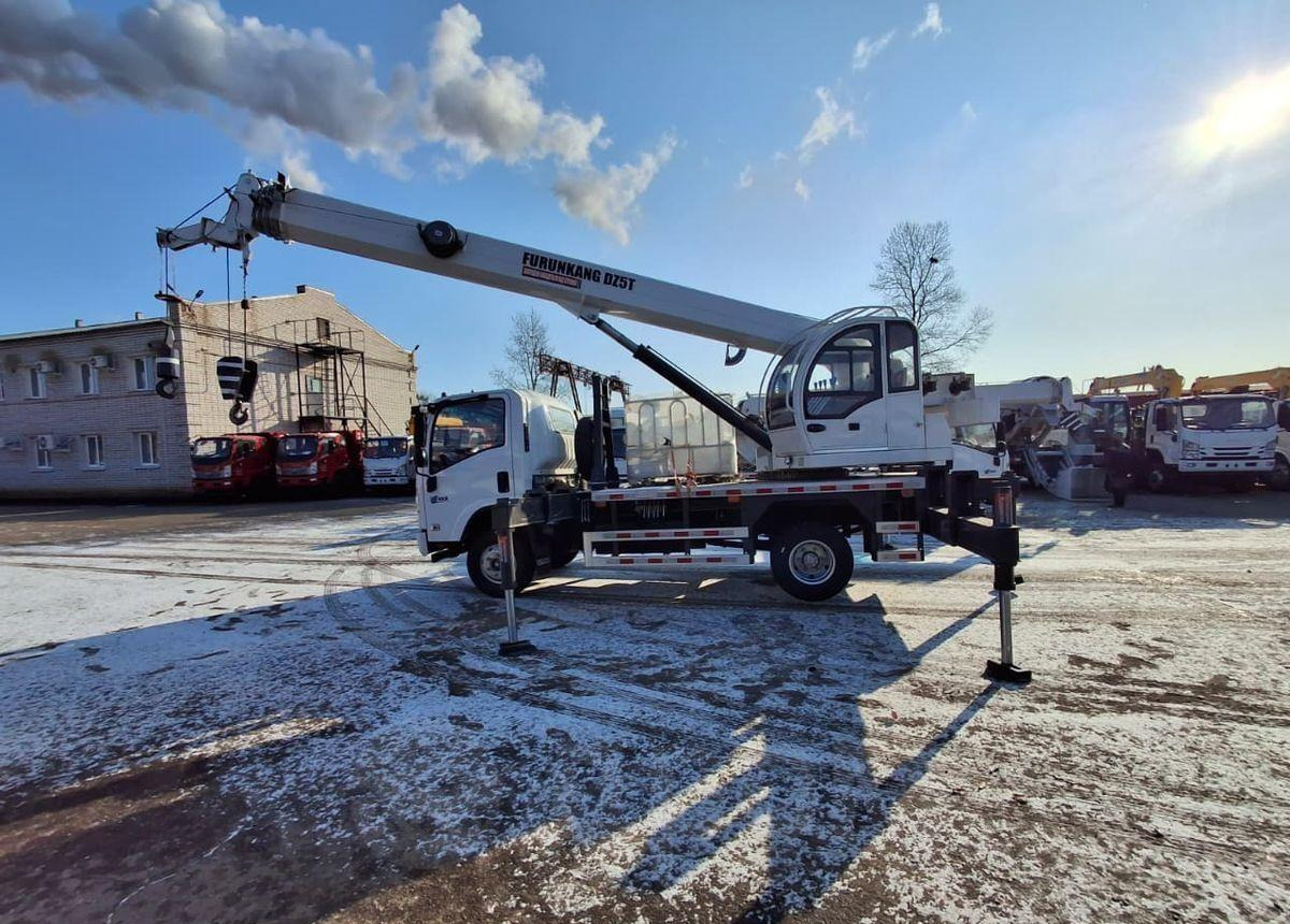 Новый Мобильный кран Isuzu Elf: фото 6