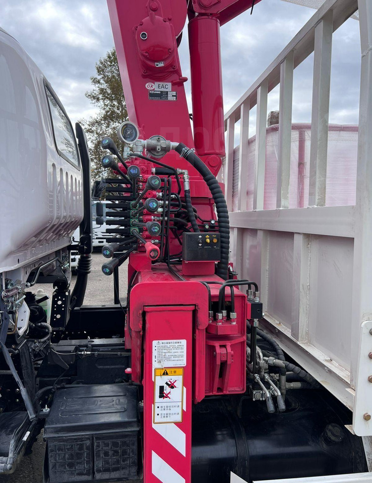 Новый Бортовой грузовик/ Платформа, Автоманипулятор Isuzu Elf: фото 7