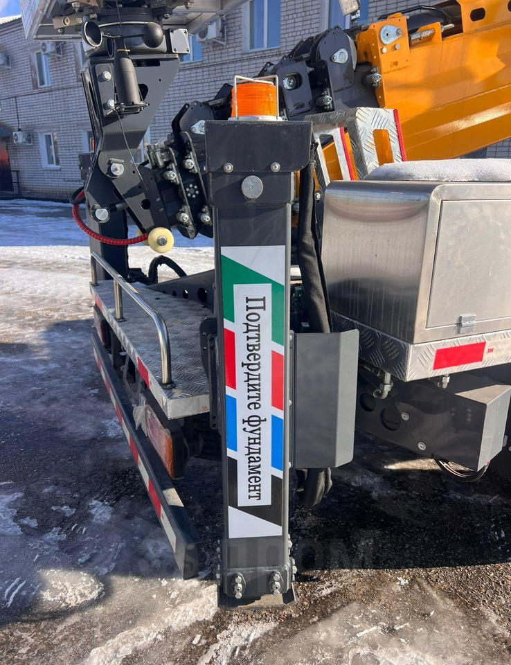 Новый Грузовик с подъемником Isuzu Elf: фото 18