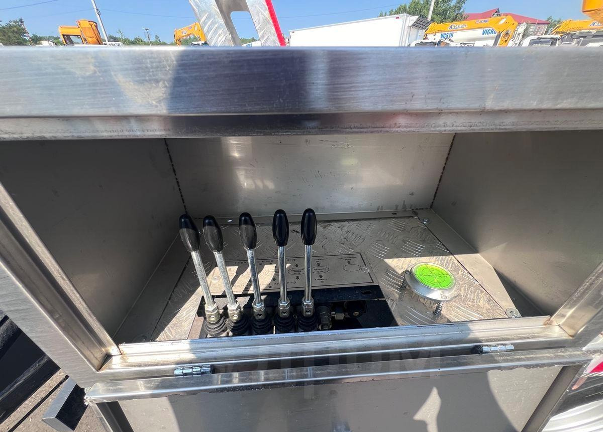 Новый Грузовик с подъемником Isuzu Elf: фото 9 Новый Грузовик с подъемником Isuzu Elf: фото 9