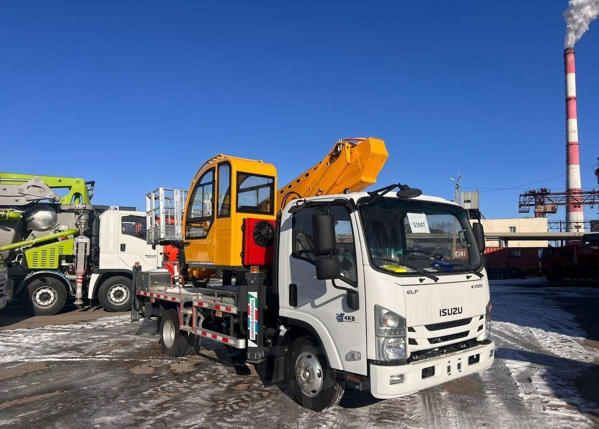 Isuzu Elf - Грузовик с подъемником: фото 1 Isuzu Elf - Грузовик с подъемником: фото 1