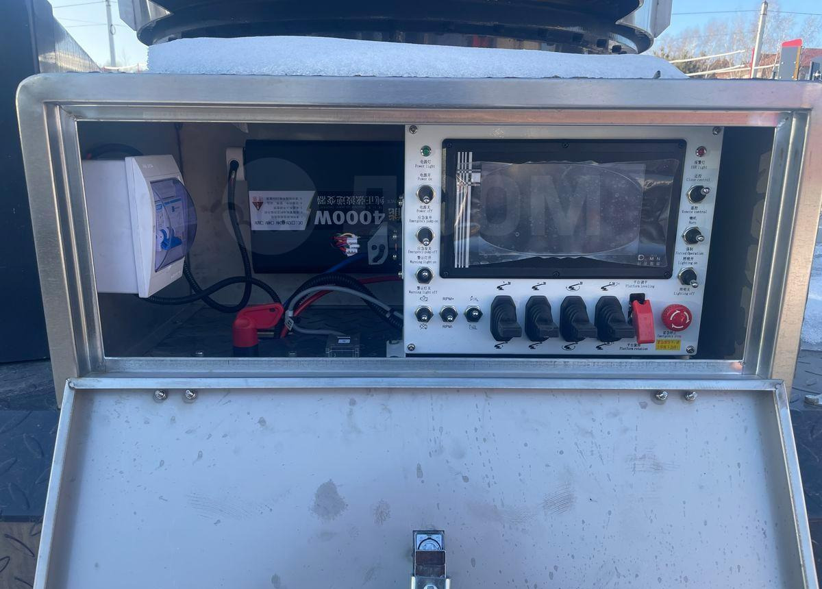 Новый Грузовик с подъемником Isuzu Elf: фото 10