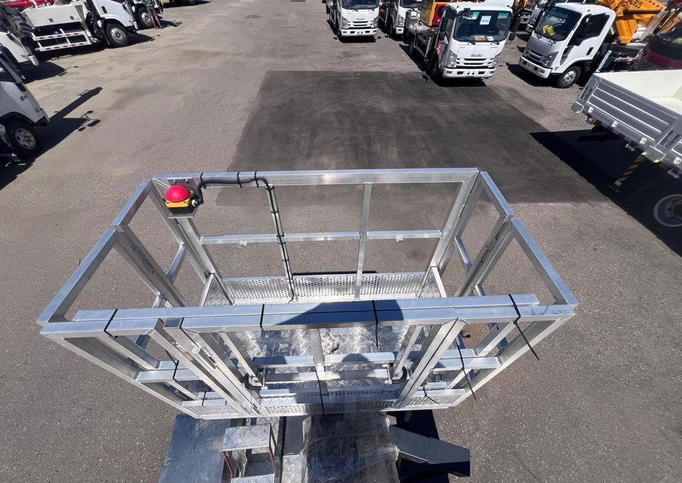 Новый Грузовик с подъемником Isuzu Elf: фото 14