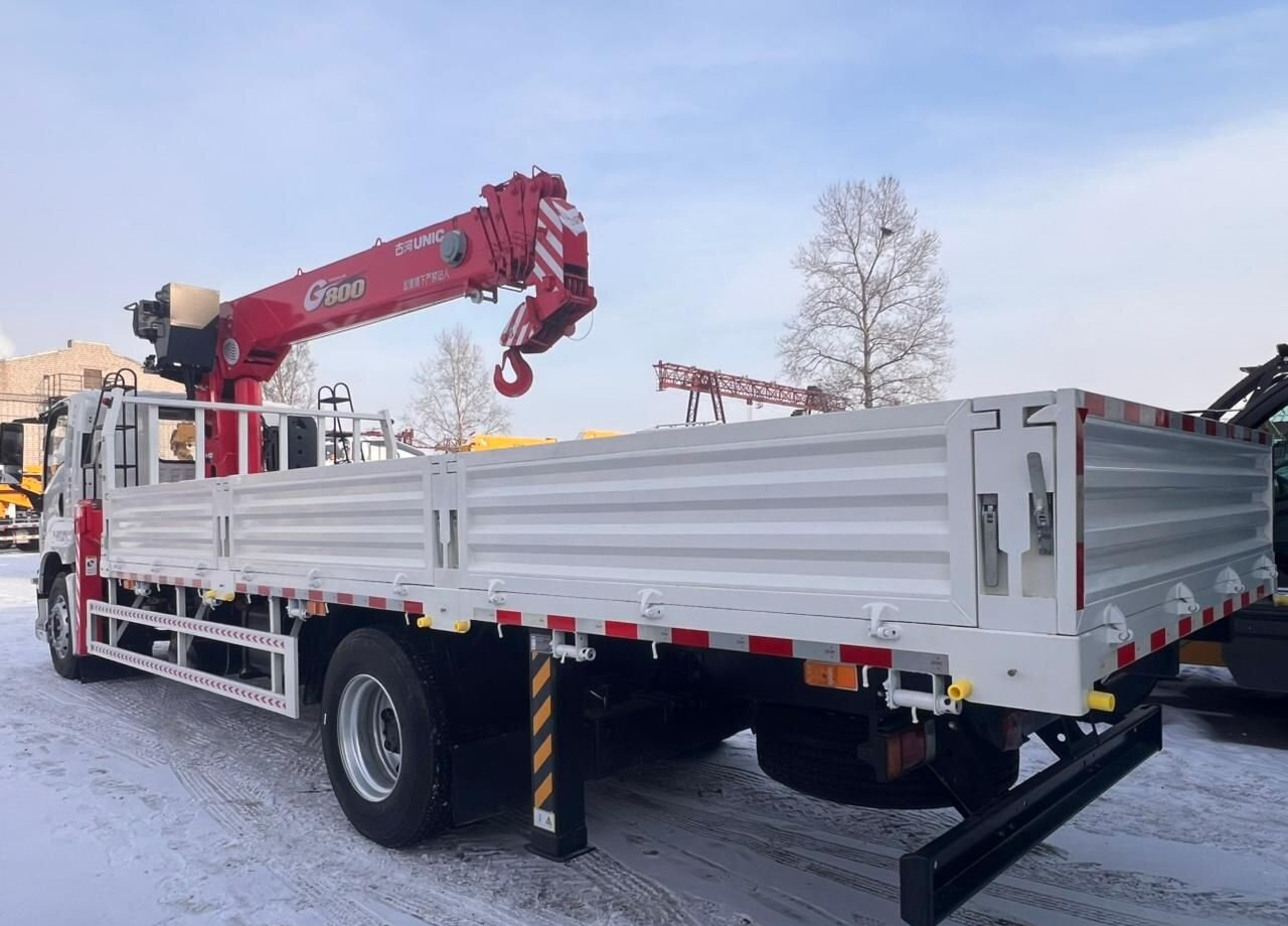 Isuzu Giga (C-series) - Грузовик бортовой/ Платформа, Автоманипулятор: фото 3 Isuzu Giga (C-series) - Грузовик бортовой/ Платформа, Автоманипулятор: фото 3