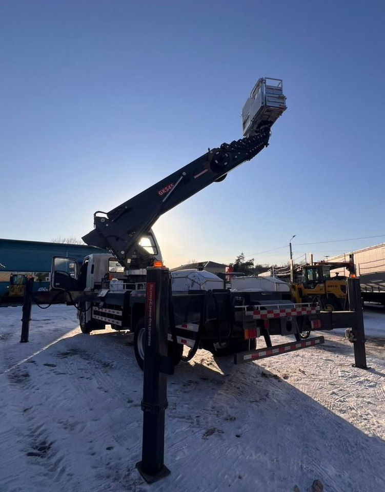 Новый Грузовик с подъемником Isuzu Giga: фото 13 Новый Грузовик с подъемником Isuzu Giga: фото 13