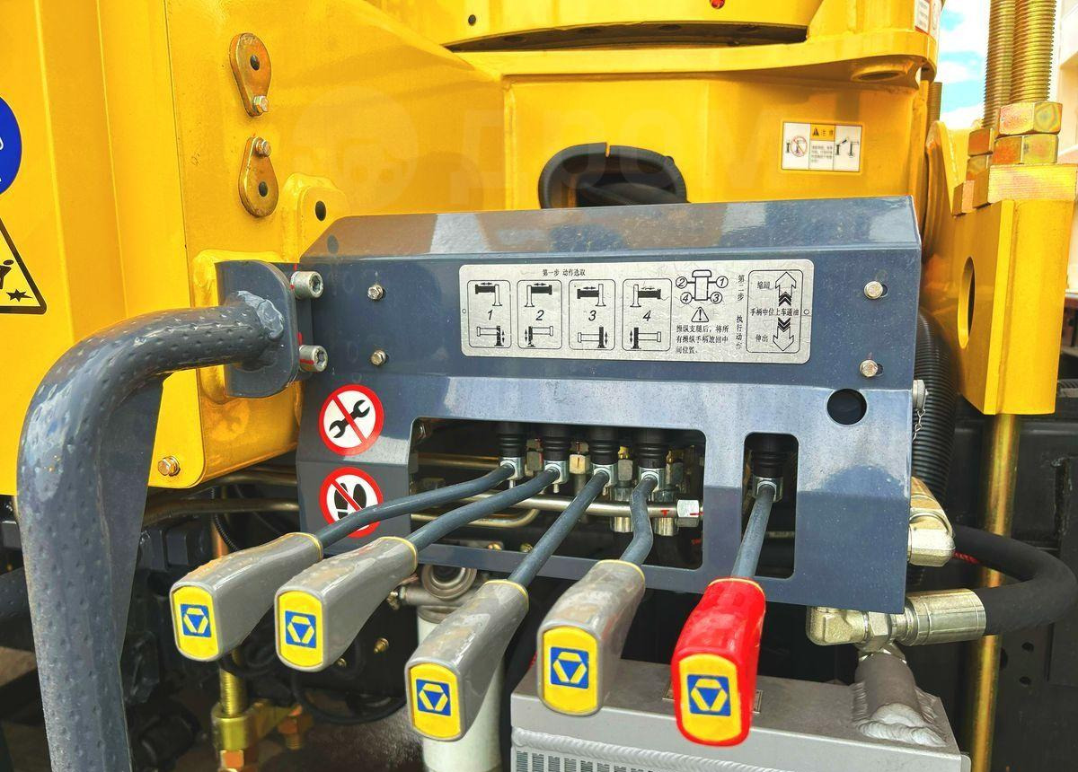 Новый Грузовик бортовой/ Платформа, Автоманипулятор Isuzu Giga: фото 15