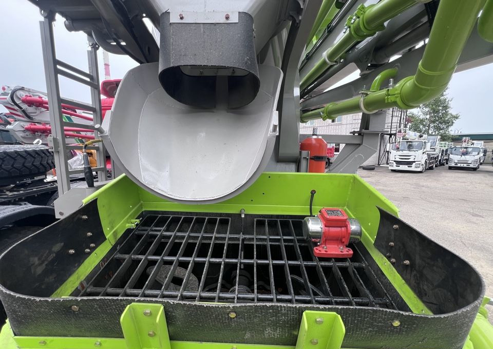 Новый Автобетононасос-смеситель Isuzu Giga: фото 13 Новый Автобетононасос-смеситель Isuzu Giga: фото 13