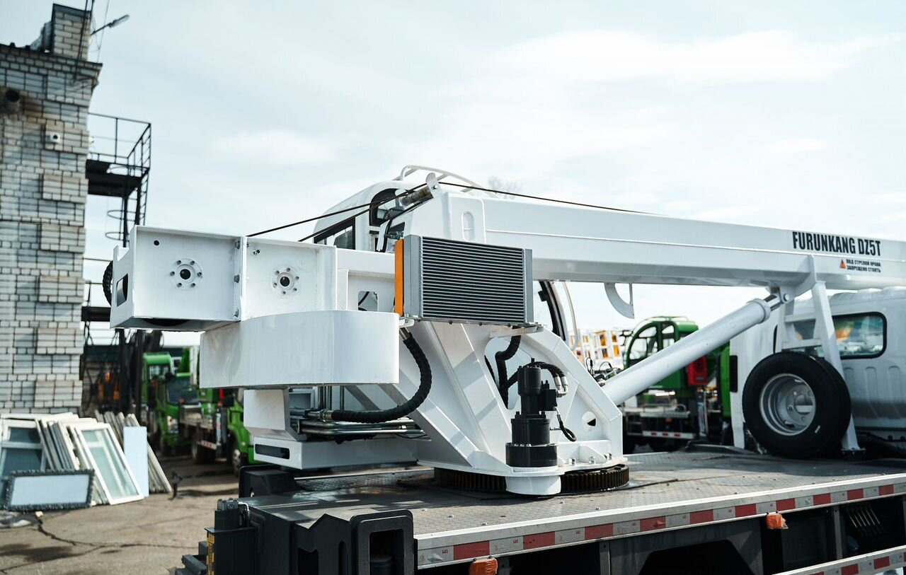 Новый Мобильный кран Isuzu STSQ5T: фото 13 Новый Мобильный кран Isuzu STSQ5T: фото 13