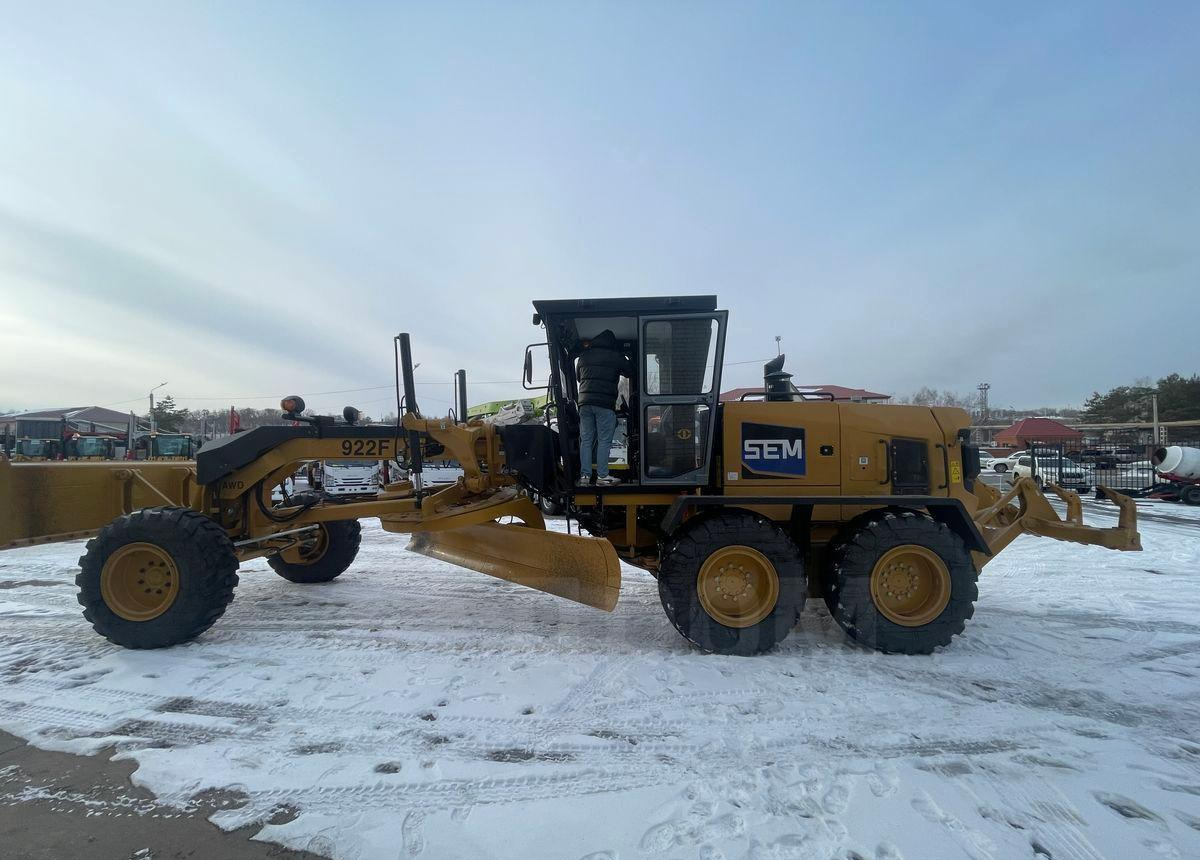 SEM 922F AWD - Грейдер: фото 4 SEM 922F AWD - Грейдер: фото 4