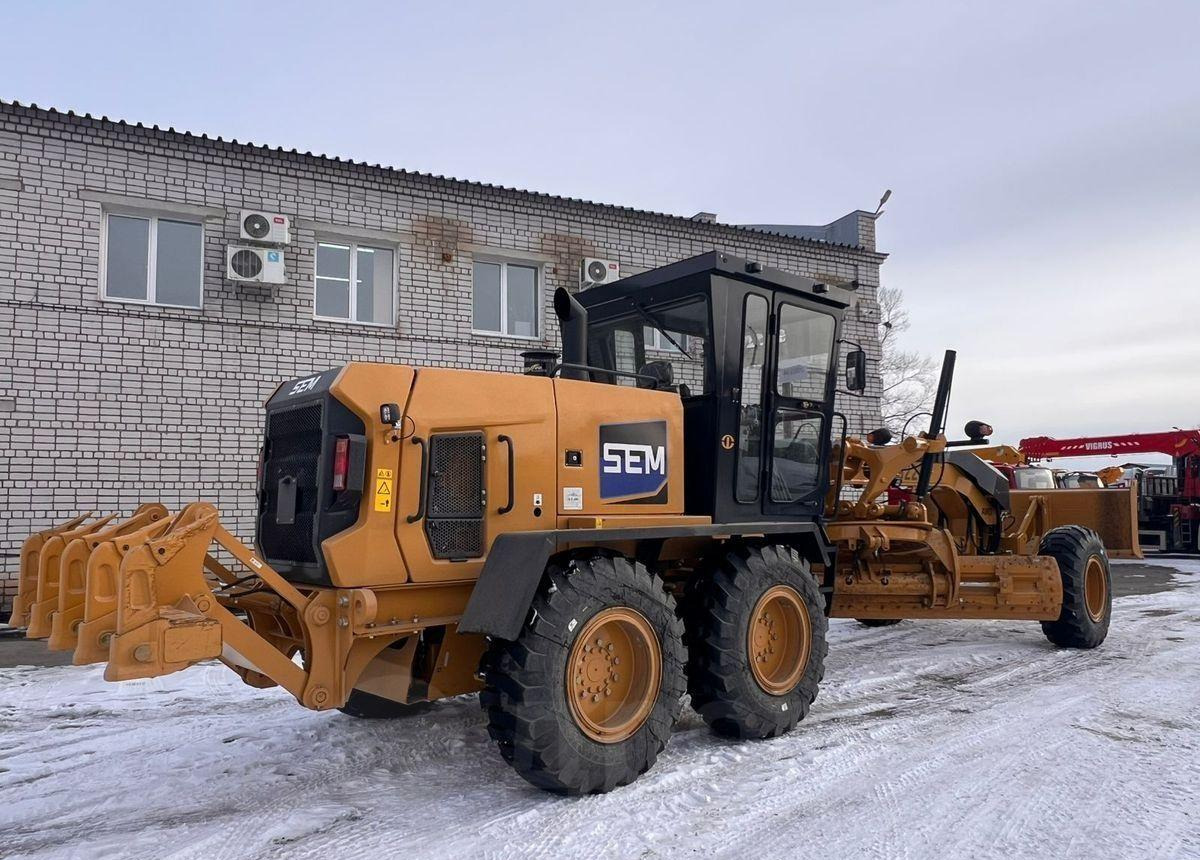 Новый Грейдер SEM 922F AWD: фото 8