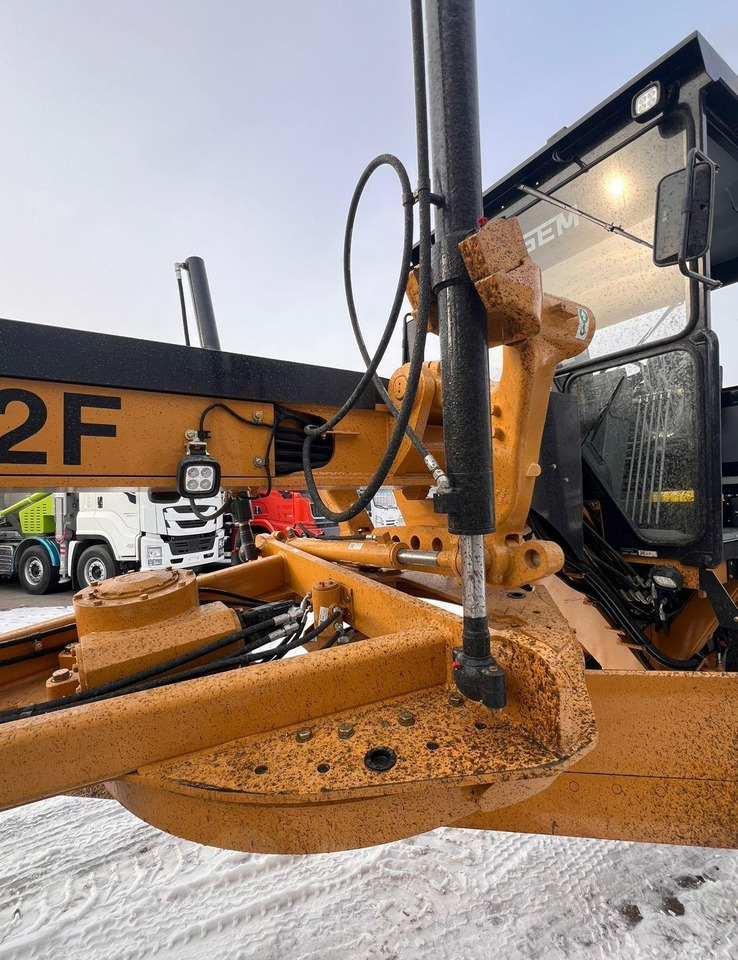 Новый Грейдер SEM 922F AWD: фото 11