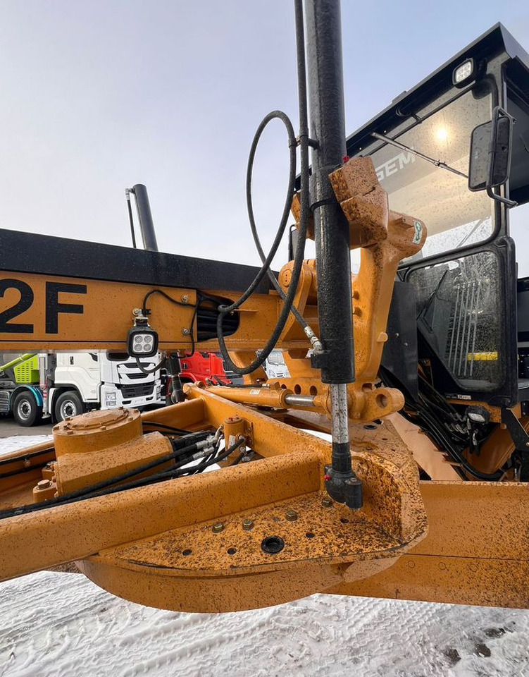 Новый Грейдер SEM 922F: фото 13