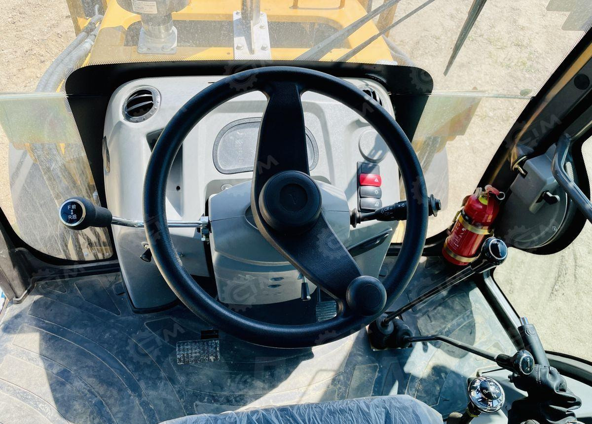 Новый Экскаватор-погрузчик Yugong 45-25: фото 7 Новый Экскаватор-погрузчик Yugong 45-25: фото 7