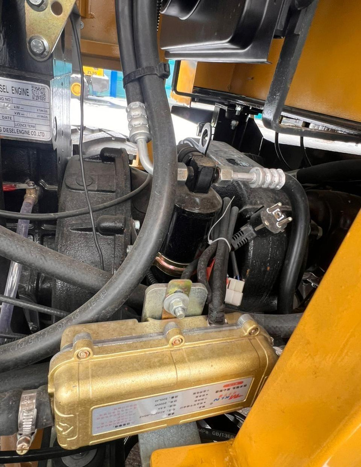 Новый Колёсный погрузчик Yugong ZL30: фото 9